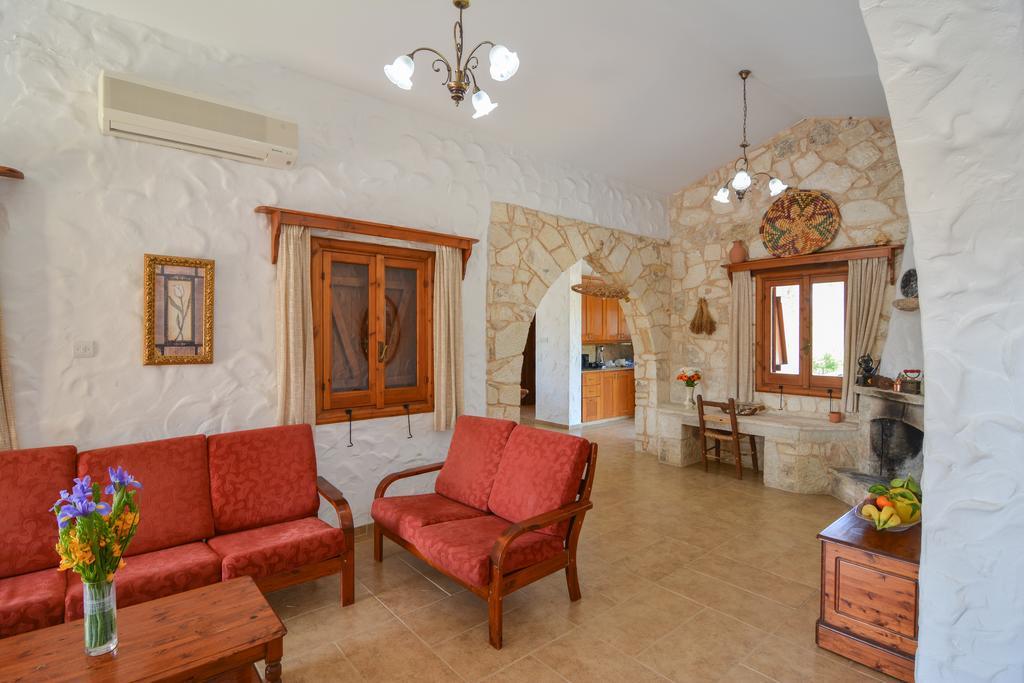 La Estancia Полис Экстерьер фото