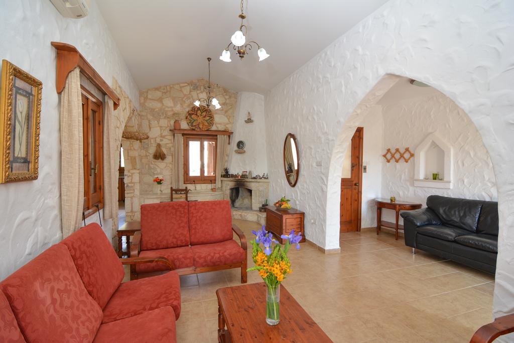 La Estancia Полис Экстерьер фото