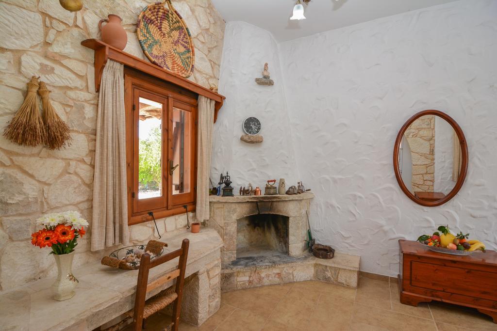 La Estancia Полис Экстерьер фото